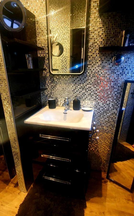 Le K: Upscale Seaside Apartment with Japanese Toilet Marseille Exterior photo